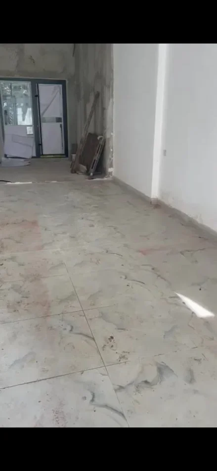 Tirane, jepet me qera dyqan Kati 0, 68 m² 1.000 € (ASTIR)