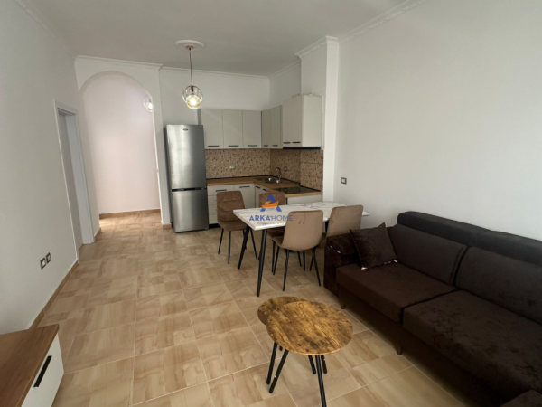 Shqiperi, jepet me qera apartament 3+1+Ballkon Kati 3, 95 m² 750 € (Marteninteti i Ri)