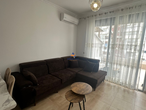 Shqiperi, jepet me qera apartament 3+1+Ballkon Kati 3, 95 m² 750 € (Marteninteti i Ri)