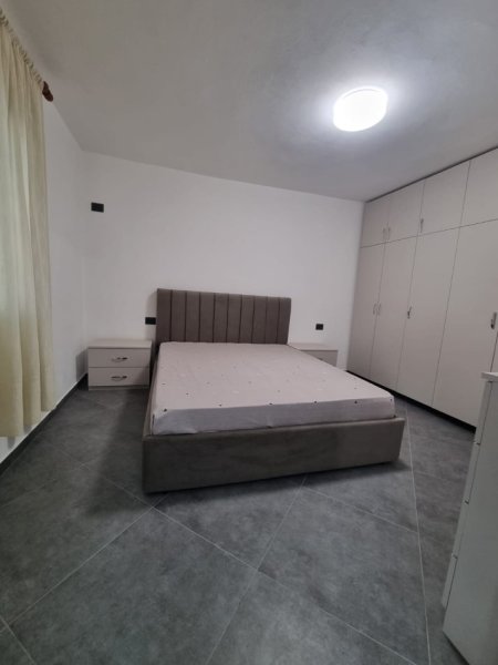 Tirane, jepet me qera apartament 2+1 Kati 2, 70 m² 650 € (Rruga Riza Cerova)