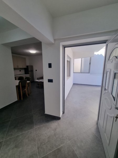 Tirane, jepet me qera apartament 2+1 Kati 2, 70 m² 650 € (Rruga Riza Cerova)