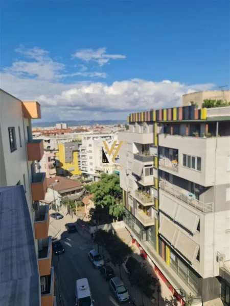 Tirane, shitet apartament 2+1+Ballkon Kati 6, 110 m² 120.000 € (FRESK)