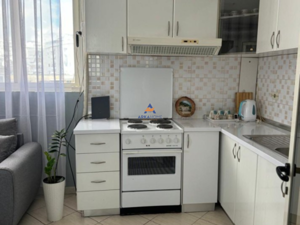 Tirane, jepet me qera apartament 1+1 Kati 5, 48 m² 540 € (Rruga e Durresit)