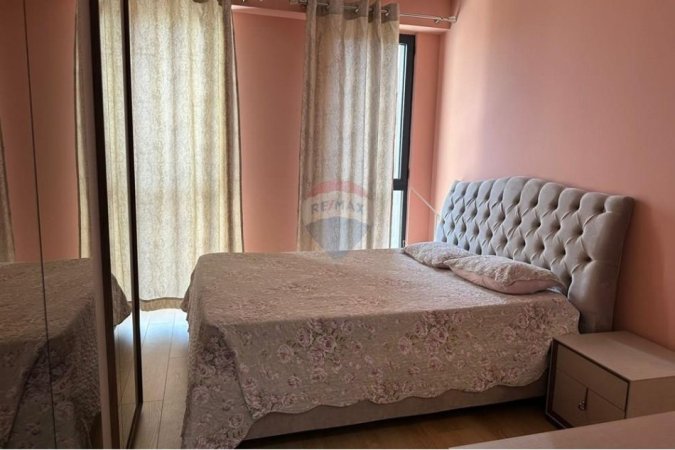 Tirane, jepet me qera apartament 2+1+Ballkon , 105 m² 700 € 