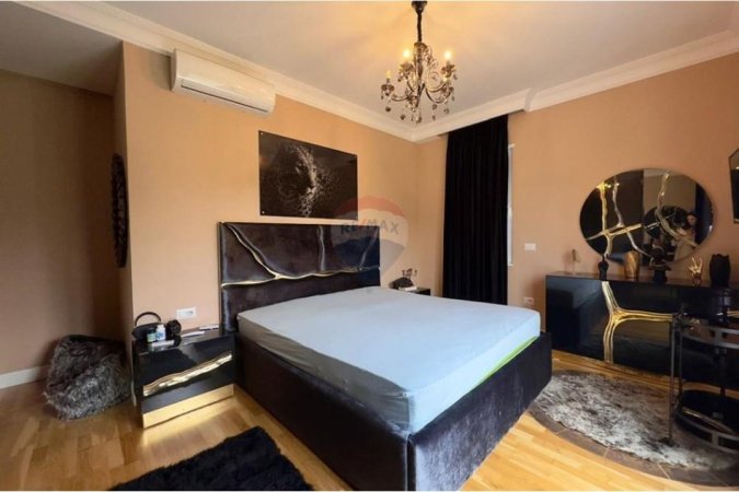 shitet apartament 2+1+Ballkon , 330.000 €