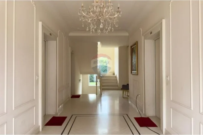 shitet apartament 2+1+Ballkon , 330.000 €