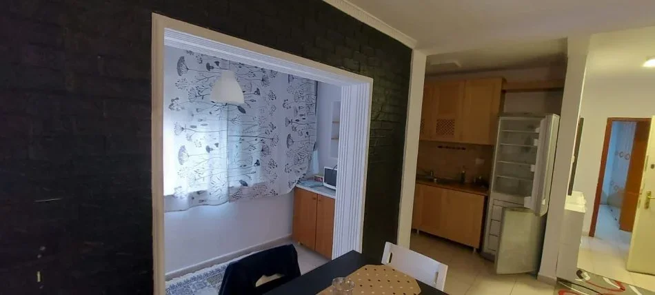 Tirane, jepet me qera apartament 2+1+Ballkon Kati 5, 80 m² 380 € (Ali Demi)