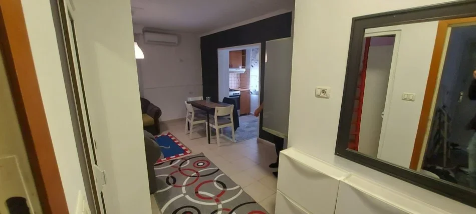 Tirane, jepet me qera apartament 2+1+Ballkon Kati 5, 80 m² 380 € (Ali Demi)