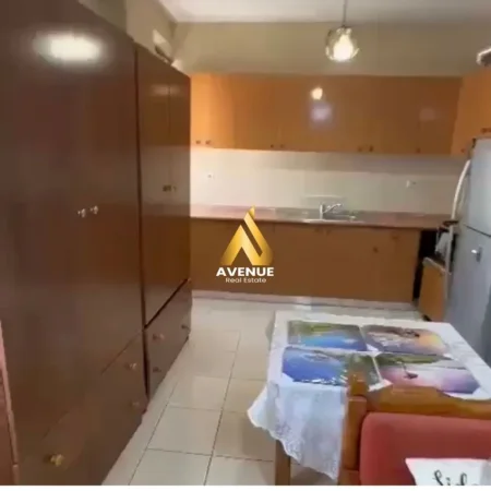 Tirane, jepet me qera garsonier 1+1 Kati 8, 45 m² 250 € (rexhep shala)