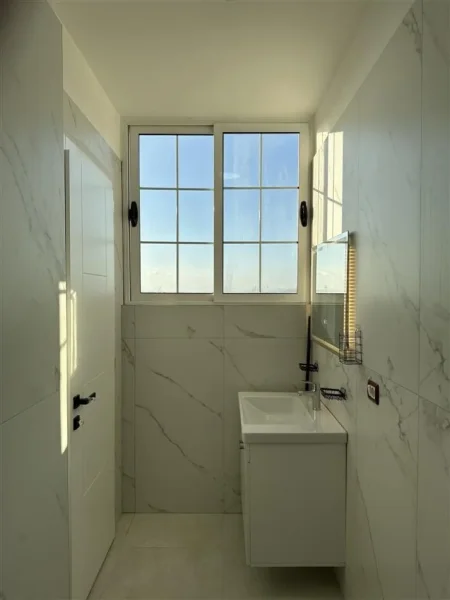 Tirane, shitet apartament 2+1+Ballkon Kati 10, 88 m² 258.000 € (Perballe Delijorgjit)