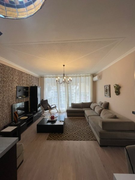 Qera, apartament 2+1+2+ Ballkon Kati 7, 110 m², Komuna e Parisit, (Kompleksi Kika 1), 700 Euro/Muaj