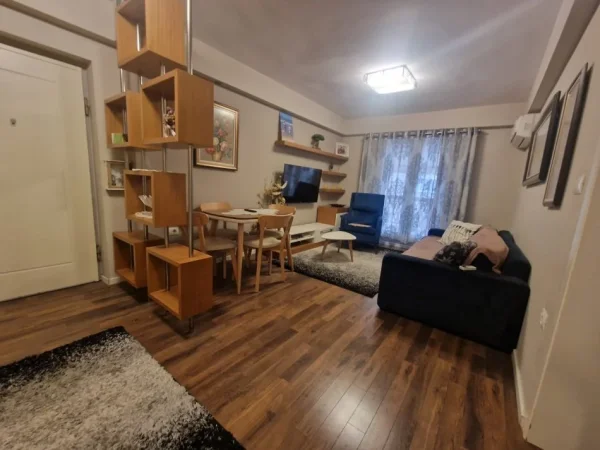 Tirane, jepet me qera apartament 2+1+Ballkon Kati 3, 100 m² 600 € (irfan tomini)