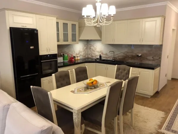 Tirane, shitet apartament 2+1+Ballkon Kati 5, 127 m² 160.000 € (Rr. Muhamed Deliu)