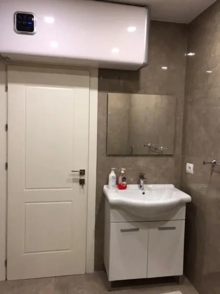 Tirane, shitet apartament 2+1+Ballkon Kati 5, 127 m² 160.000 € (Rr. Muhamed Deliu)