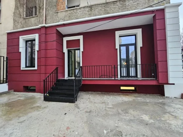 Tirane, jepet me qera ambjent biznesi Kati 1, 400 m² 4.800 € (Rr. Bardhyl)