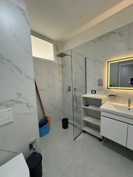 Tirane, shitet apartament 2+1 Kati 11, 110 m² (Perball Delijorgjit)