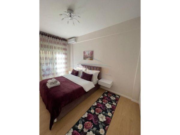 Tirane, jepet me qera apartament 1+1 Kati 2, 76 m² 600 € 