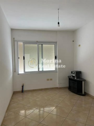 Tirane, jepet me qera apartament 2+1 Kati 4, 110 m² 300 € (Fresku)