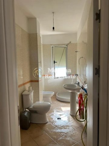 Tirane, jepet me qera apartament 2+1 Kati 4, 110 m² 300 € (Fresku)
