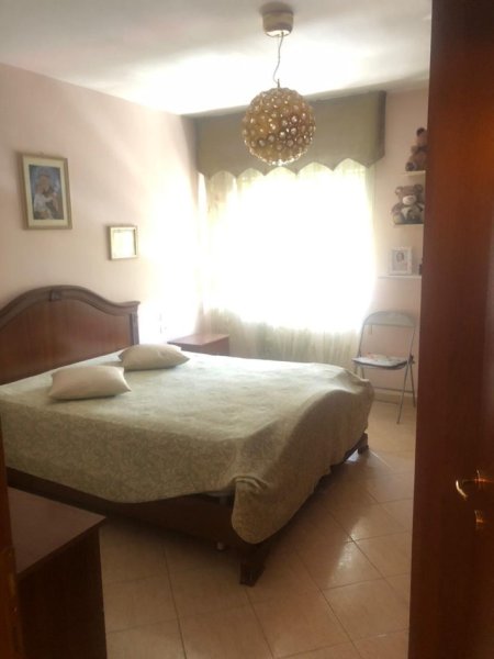 Tirane, jepet me qera apartament 1+1 Kati 3, 74 m² 500 € (Zogu i Zi)