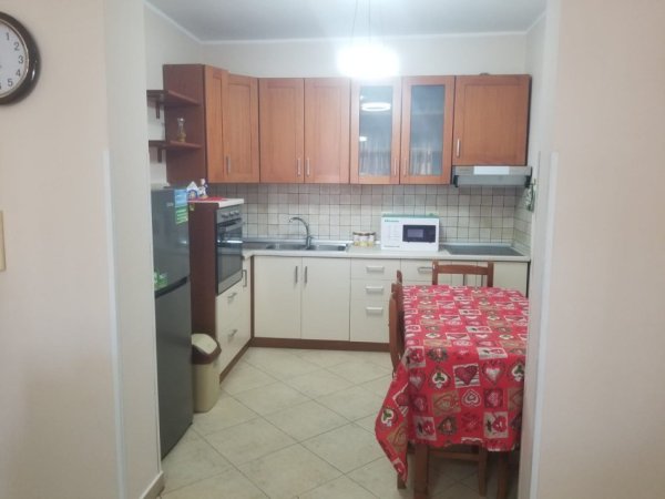 Tirane, jepet me qera apartament 3+1 Kati 7, 125 m² 800 € (Rruga e Kavajes)