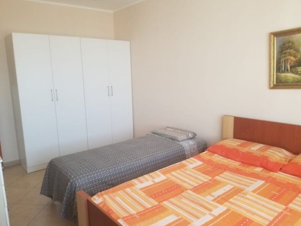 Tirane, jepet me qera apartament 3+1 Kati 7, 125 m² 800 € (Rruga e Kavajes)