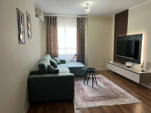 Durres, jepet me qera apartament 2+1+Ballkon Kati 2, 95 m² 1.000 € (Stacioni Trenit)