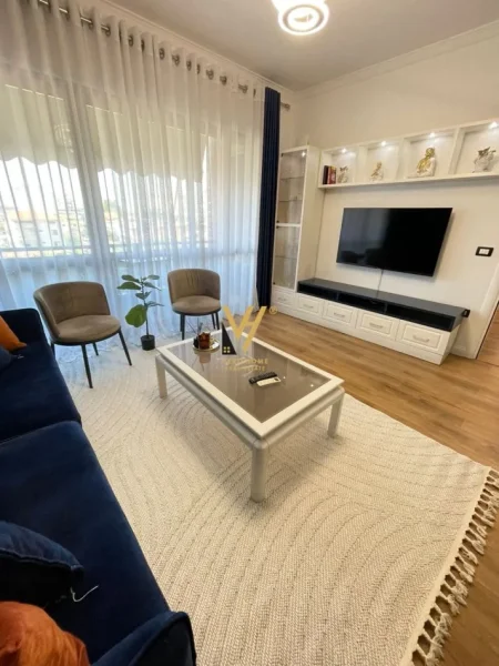 Tirane, shitet apartament 1+1+Ballkon Kati 3, 70 m² 170.000 € (RRUGA E DIBRES)
