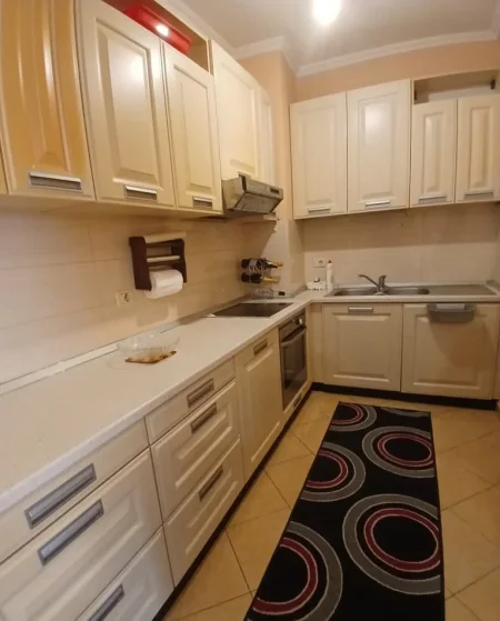 Tirane, shitet apartament 1+1+Ballkon Kati 3, 82 m² 106.000 € (YZBERISHT)