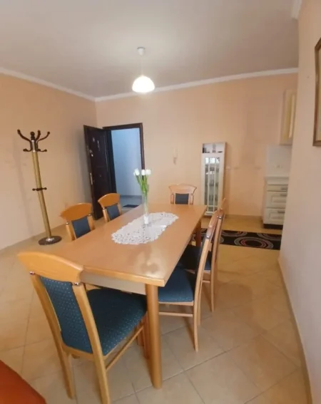 Tirane, shitet apartament 1+1+Ballkon Kati 3, 82 m² 106.000 € (YZBERISHT)