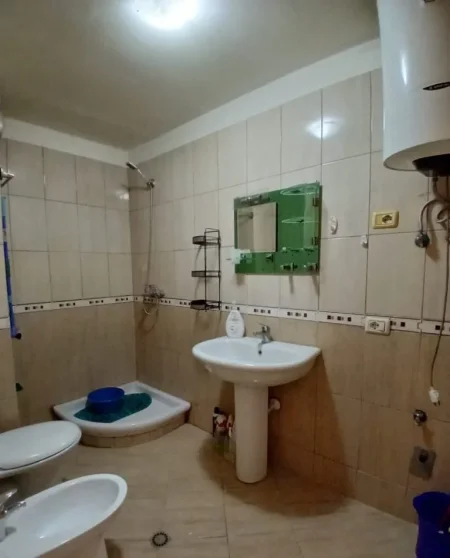 Tirane, shitet apartament 1+1+Ballkon Kati 3, 82 m² 106.000 € (YZBERISHT)