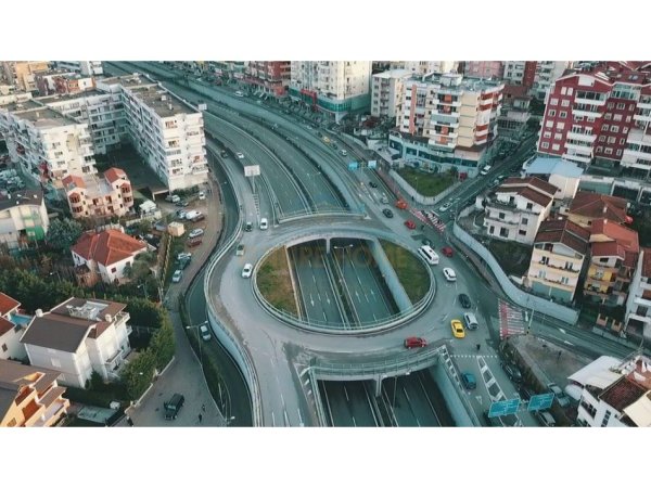 Tirane, shitet apartament 2+1 Kati 4, 99 m² 139.000 € (Unaza e Re)