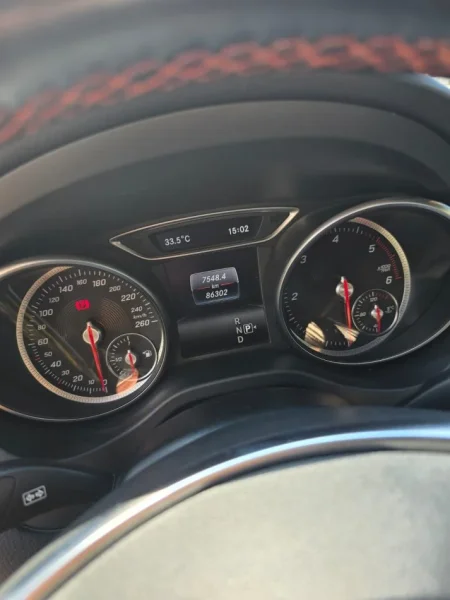 Tirane, shes Mercedes Benz GLA 220D Nafte, e bardhë automatik Kondicioner 86.000 km 19.000 €