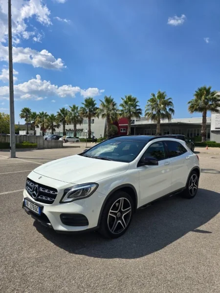 Tirane, shes Mercedes Benz GLA 220D Nafte, e bardhë automatik Kondicioner 86.000 km 19.000 €