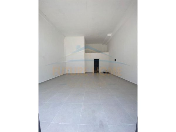 Tirane, jepet me qera ambjent biznesi Kati 0, 51 m² 750 € 