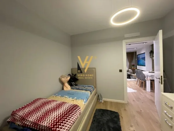 Tirane, jepet me qera apartament 3+1+Ballkon Kati 3, 140 m² 1.200 € (KODRA E DIELLIT 2)