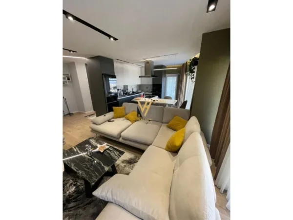 Tirane, jepet me qera apartament 3+1+Ballkon Kati 3, 140 m² 1.200 € (KODRA E DIELLIT 2)