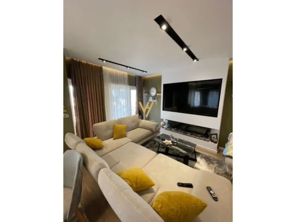 Tirane, jepet me qera apartament 3+1+Ballkon Kati 3, 140 m² 1.200 € (KODRA E DIELLIT 2)
