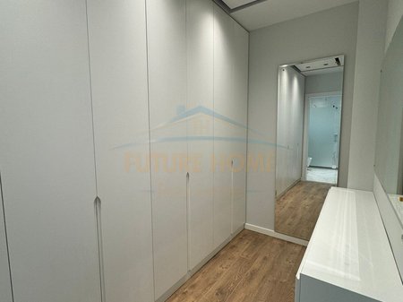 Tirane, jepet me qera Vile , 1.000 € 