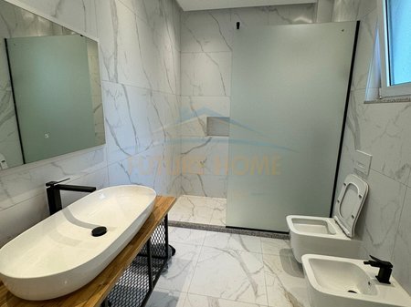 Tirane, jepet me qera Vile , 1.000 € 