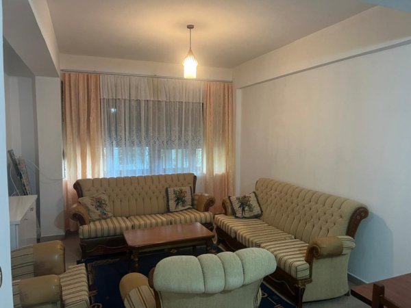 Tirane, jepet me qera apartament 1+1+Ballkon Kati 1, 70 m² 350 € (JORDAN MISJA)