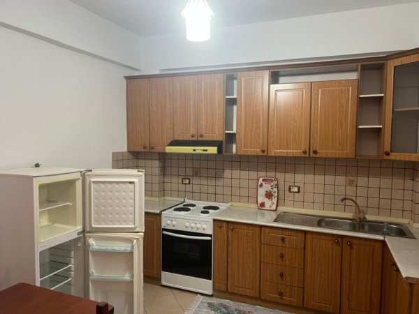 Tirane, jepet me qera apartament 1+1+Ballkon Kati 1, 70 m² 350 € (JORDAN MISJA)