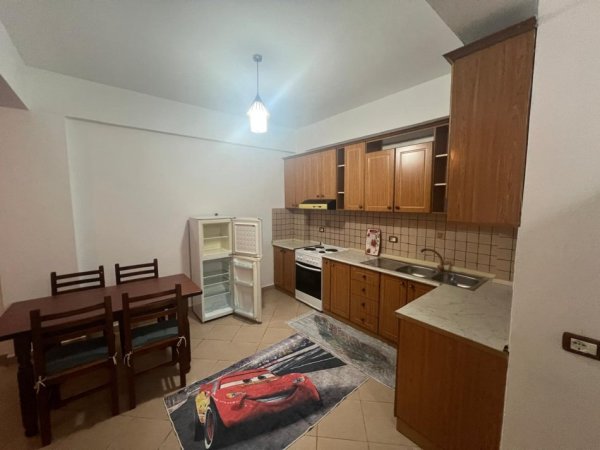 Tirane, jepet me qera apartament 1+1+Ballkon Kati 1, 70 m² 350 € (JORDAN MISJA)