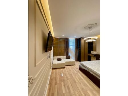 Tirane, jepet me qera garsonier Kati 10, 52 m² 580 € 