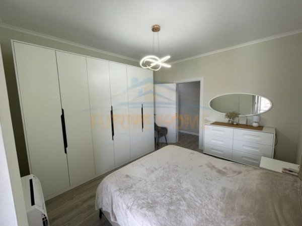 Tirane, jepet me qera apartament 2+1 Kati 5, 93 m² 950 € 