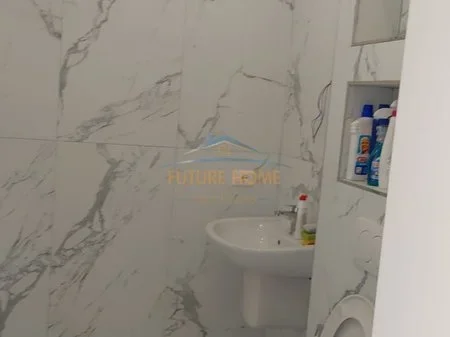 Tirane, jepet me qera apartament 1+1 Kati 9, 70 m² 600 € 