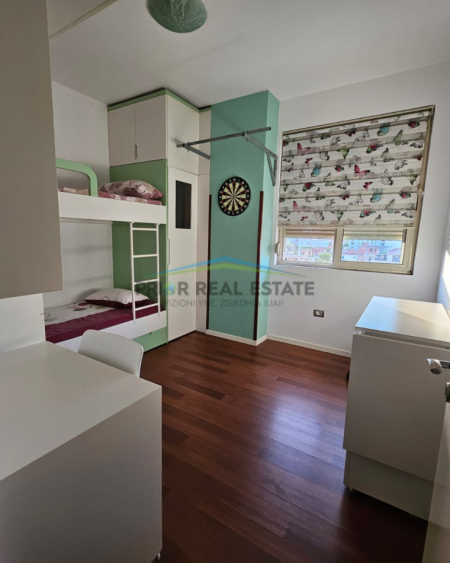 Tirane, jepet me qera apartament 2+1+Ballkon Kati 3, 73 m² 600 € (Rruga Siri Kodra)