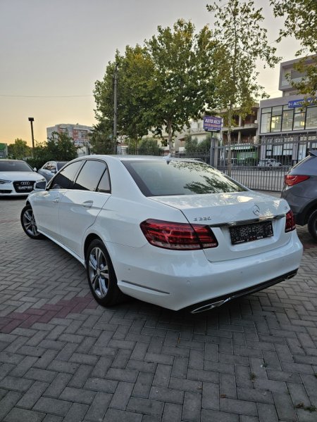 Fier, shes makine Mercedes benz Nafte, e bardhë automatik 13.000€
