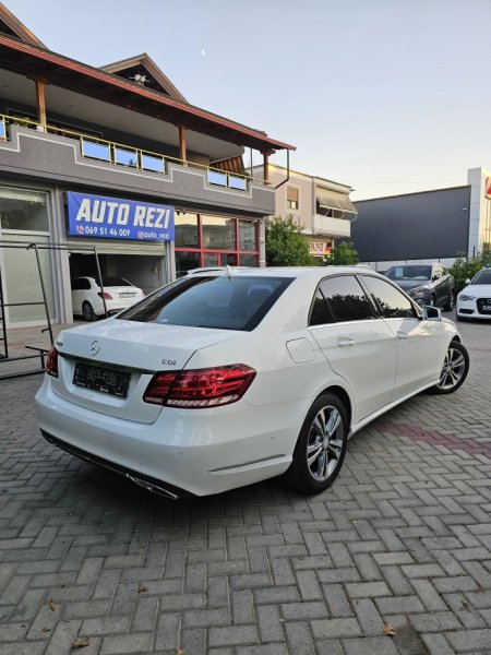 Fier, shes makine Mercedes benz Nafte, e bardhë automatik 13.000€