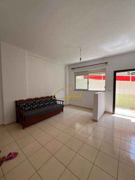 Tirane, shitet apartament 1+1 Kati 0, 60 m² 75.000 € (QENDRA KRISTAL)
